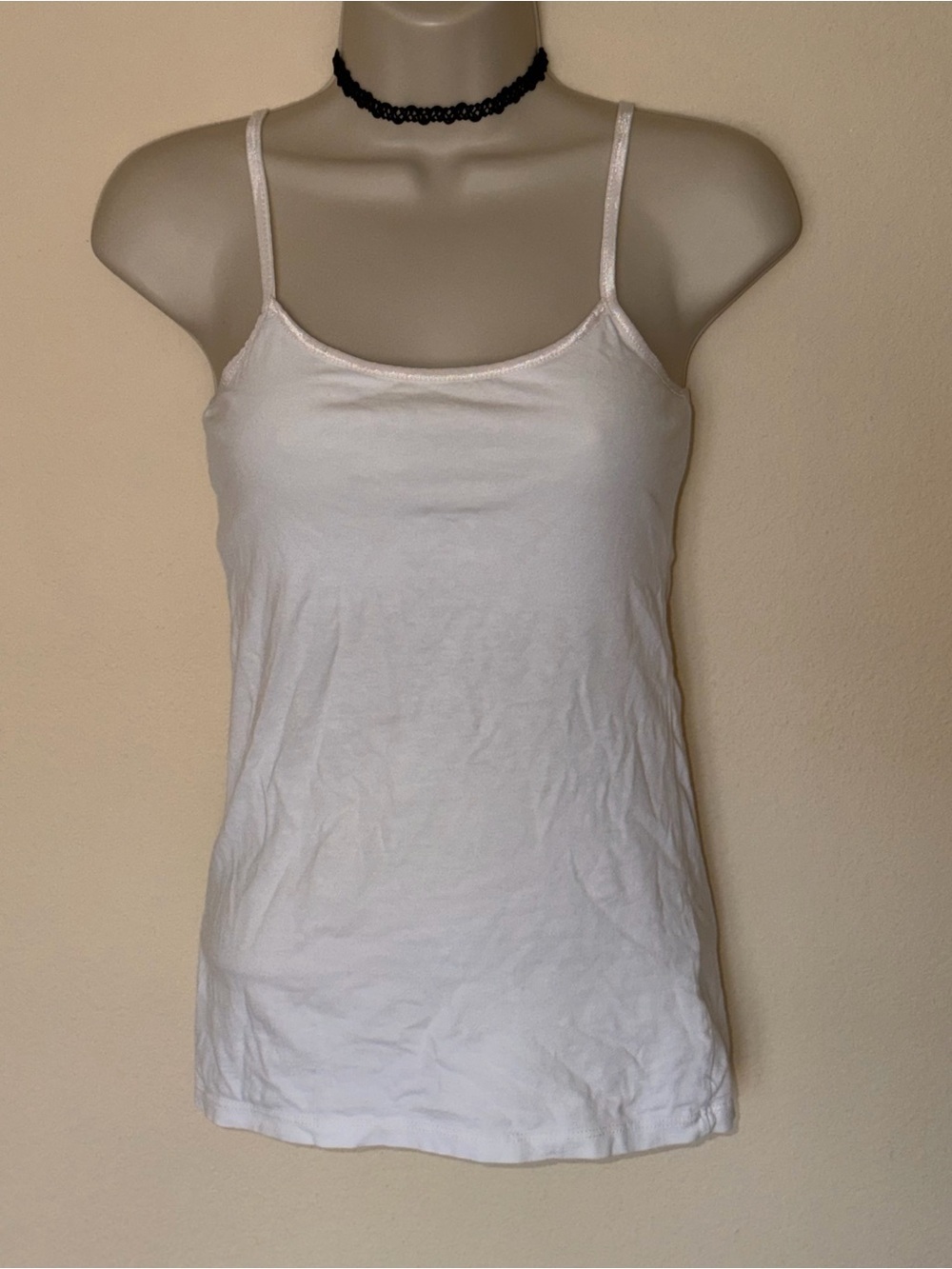 Vintage 2000s Classic White Spaghetti Strap Built in Bra Tank Top - Women - Picture 5 of 11
